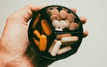 Een diverse selectie van vitamines en supplementen voor optimale gezondheid en welzijn.